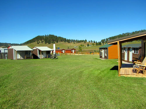 Hotel Suzies Camp Sturgis Exterior foto